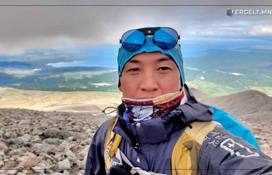 Мөнх цаст хайрхан, мөсөн голууд минь “мөхөж” байна