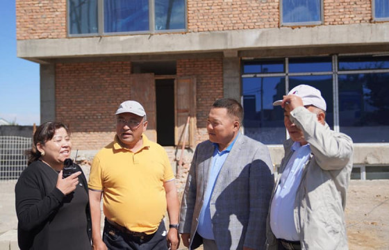 Баян-Өлгий аймгийн Ардчилсан нам  долоон  давхар 