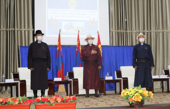 Архангай аймгийн улсын аварга малчид тодорлоо