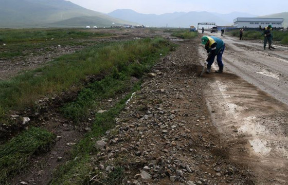 Үерийн уснаас үүдэлтэй замын эвдрэлийг тодорхойлж, шаардлагатай арга хэмжээг авч ажиллаж байна