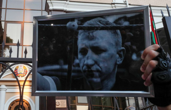 Украин дахь Беларусийн цагаачдын тэргүүнийг цэцэрлэгт хүрээлэнд дүүжилж, амийг нь хөнөөжээ