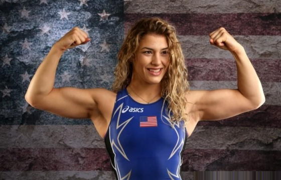 Б.Хонгорзултай хүрэл медалийн төлөө барилдах Хелен Марулис гэж хэн бэ