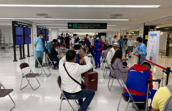 Японд амьдардаг монголчууд  хандив цуглуулж, олимпод оролцсон тамирчдад бэлэг гардуулав