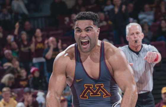 М.Лхагвагэрэлтэй мөнгөн медалийн төлөө барилдах Гэйбл Стивсон гэж хэн бэ