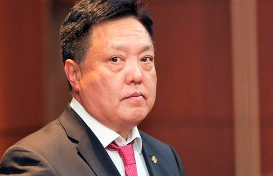 Ерөнхийлөгч У.Хүрэлсүх Ерөнхий сайд асан М.Энхсайханд уучлал үзүүлнэ