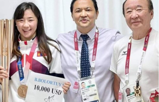 Б.Болортуяагийн хүрэл медалийг 10 мянган ам.доллараар мялаажээ