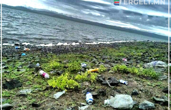 Байгалийн сайхныг үзэх гээд зорин зорин очиход хог, новш угтах Монголын хөдөө