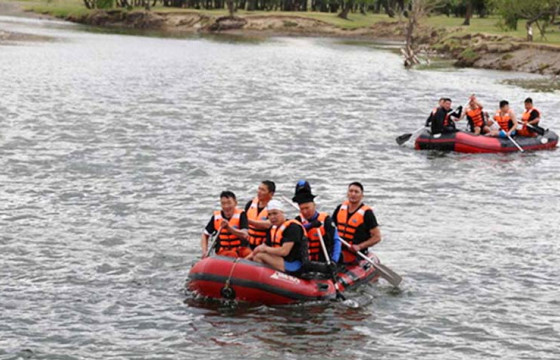 40 настай эрэгтэй Гүрмийн нууранд сэлж байгаад живж, амиа алджээ