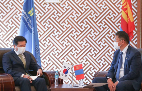 Манай улс БНСУ-ын 