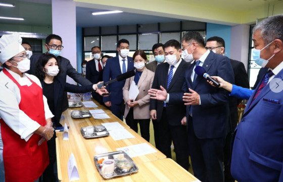  Бага ангийн сурагчид үдийн хоолноос хоногийн илчлэгийн 35 хувь буюу 610 ккал авна    