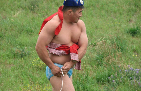 Ц.СОДНОМДОРЖ: Монгол бөхийн дэвжээнээс явах цаг минь болсон юм шиг байна