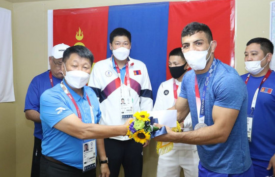 ​М.Уранцэцэгт Хөдөлмөрийн баатар, Ц.Цогтбаатар, Б.Болортуяа, Сайед Моллай нарт гавьяат тамирчин цол олгоно