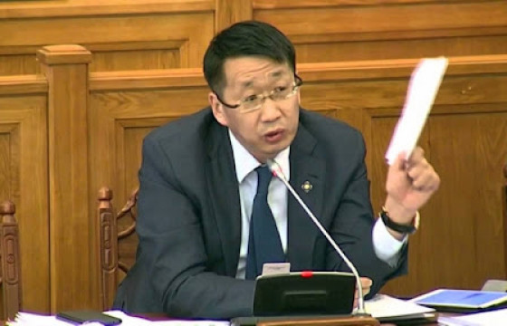 Л.ЭНХ-АМГАЛАН: 323 оюутанд 20 тэрбум төгрөг зарцуулдаг нь шударга бус явдал