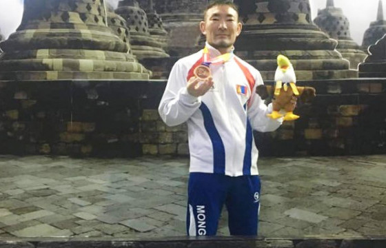 А.Мөнхбат ялагдал хүлээж, паралимпаа өндөрлүүллээ