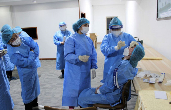 Сургууль, цэцэрлэгийн эмч нар коронавирусийн шинжилгээ авах сургалтад хамрагдаж байна