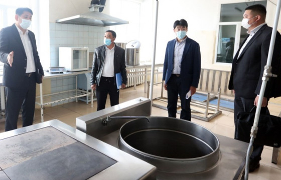 “Үдийн хоол” хөтөлбөрийг хэрэгжүүлэх боломжгүй сургуулиудын асуудлыг шийднэ