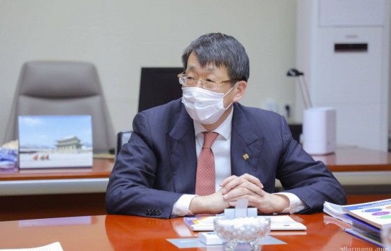 Л.Энх-Амгалан: Сум, дүүрэг, хороо тус бүрээс ЭЕШ-д хамгийн өндөр оноо авсан 504 сурагчид Ерөнхийлөгчийн нэрэмжит сургалтын тэтгэлэг олгоно