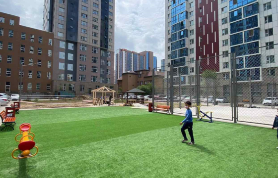 Нэхмэлийн шар орчмын орон сууцны дундах талбайг тохижуулжээ