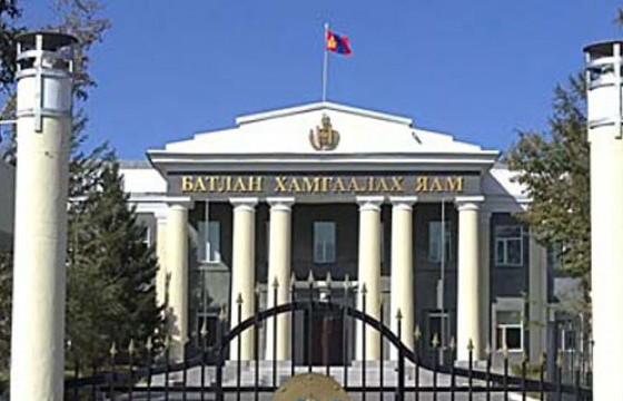 “Найман шарга” цэргийн амралтад эмэгтэй алба хаагчид зодолдож, нэгийгээ гэмтээжээ