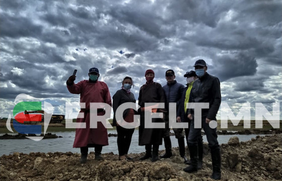 Удахгүй ундны усаа худалдаж авч мэдэх Эрдэнэцагаанчуудын эмгэнэл