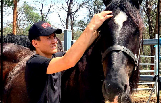 М.БАТ-ЭРДЭНЭ: “Шан-Чи” кинонд үүргээ бүрэн биелүүлж чадаагүйдээ “шар гозойгоод” нутаг буцаж байлаа