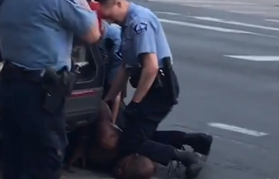 Жорж Флойдын амийг хөнөөсөн хэргээр хорих ял сонссон цагдаа нарыг “Хүний эрх зөрчөөгүй” гэж үзжээ