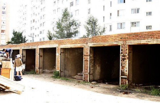 Сонгинохайрхан дүүргийн 23 дугаар хороон дахь тоосгон 15 гараашийг буулгалаа