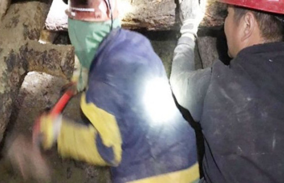 Шороонд дарагдсан хоёр иргэнийг онцгой байдлынхан аварчээ