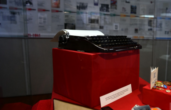 “Монцамэ-100” үзэсгэлэнд аппарат, энгэрийн тэмдэг, алтан дүрэм, ойн медалиудыг толилуулжээ