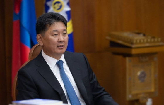 Ерөнхийлөгч У.Хүрэлсүх эх орондоо ирлээ