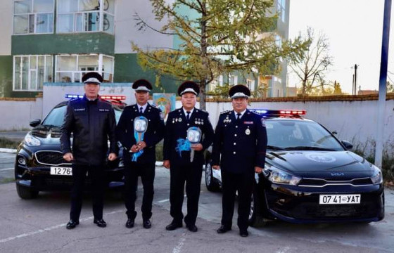 Архангай аймгийн цагдаагийн газарт хоёр автомашин өгчээ