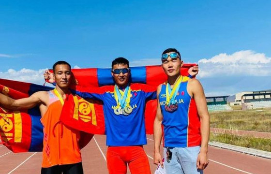 Хөнгөн атлетикийн улсын рекордыг шинэчиллээ