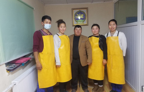 В.БАТМЭНДЛЭХ: “Хомын талын чацаргана” ХХК-ийн ашгийн тодорхой хувийг тахь хамгаалах ажилд зориулна