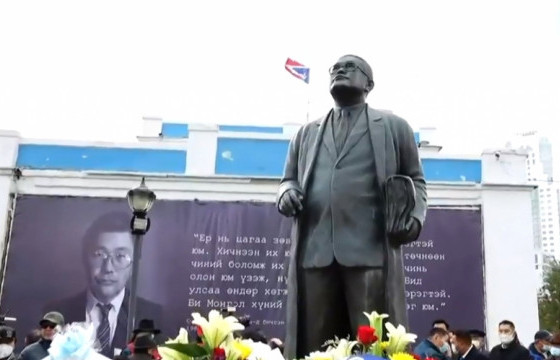 Н.НОМТОЙБАЯР: Дахиад хэдэн жил С.Зоригийн хэргээр улс төр хийх бол