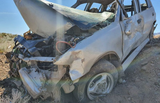 Автомашины төмөр хийцэд хавчуулагдсан гурван иргэнийг аварчээ