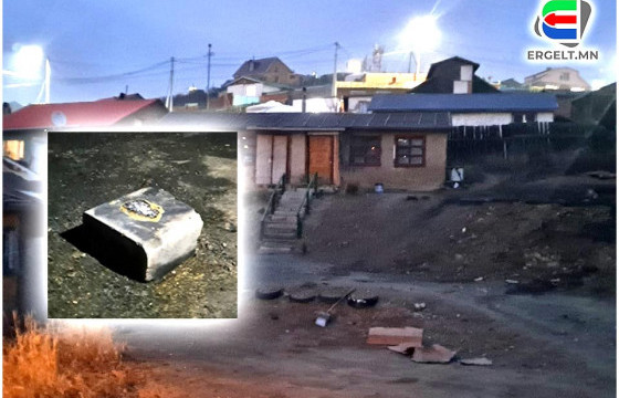 СЭРЭМЖЛҮҮЛЭГ: ЭХНЭР НЬ ГУРВАН НАСТАЙ ХҮҮТЭЙГЭЭ ШАТАЖ, НӨХӨР НЬ НЯРАЙ ХҮҮХЭДТЭЙГЭЭ ЭМНЭЛЭГТ ХҮНД БАЙНА