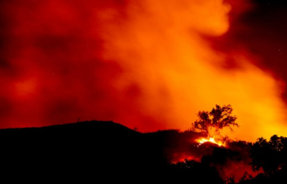 15 мянган акр газрыг хамарсан Калифорнийн түймрийг унтраахаар 1300 гал сөнөөгч ажиллаж байна