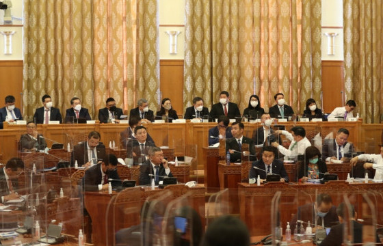 Ургац хураалт, өвөлжилтийн бэлтгэлийн талаар мэдээлэл сонсож байна