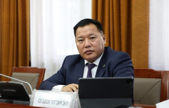 О.ЦОГТГЭРЭЛ: Ардын намын суганд хавчуулагдаж, Л.Оюун-Эрдэнийн Засгийн газарт гурван суудал авна гэж ярьсан хүн нь Д.Ганбат гишүүн