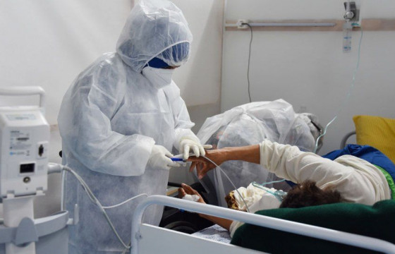 ДЭМБ: Коронавирусийн эсрэг вакциныг эмч, эмнэлгийн ажилтнуудад хүрэлцээтэй болгох ёстой