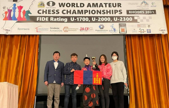 12 настай хүү сонирхогчдын  Дэлхийн аварга шалгаруулах тэмцээнээс мөнгөн медаль хүртжээ