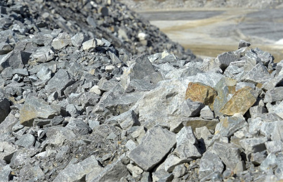 Цахилгаан автомашины эрэлт ихсэж, литийн үнэ хоёр дахин өсжээ