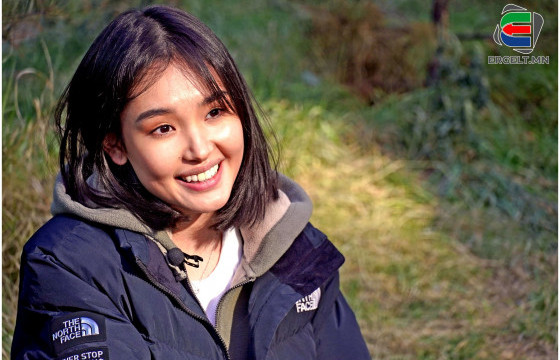 Б.ҮЖИН: БНСУ-д жүжигчнээр сурч, ажиллах мөрөөдөлтэй