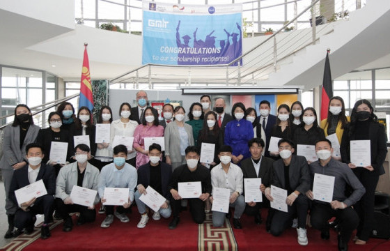 МГТИС энэ жил 110 оюутанд тэтгэлэг олгожээ