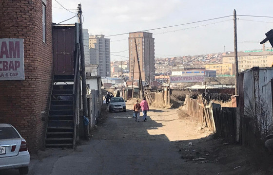 Гэр хорооллын нэг өдөр буюу таван буудал алхсан нь