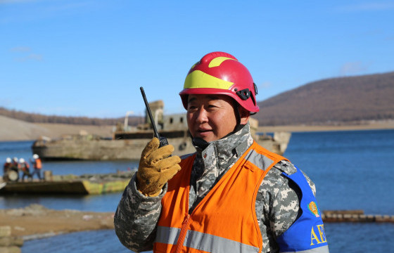 Ж.ЧҮЛТЭМСҮРЭН: “Сүхбаатар” хөлөг онгоцыг нуурын эрэгт байрлуулахад 100 метр үлдсэн