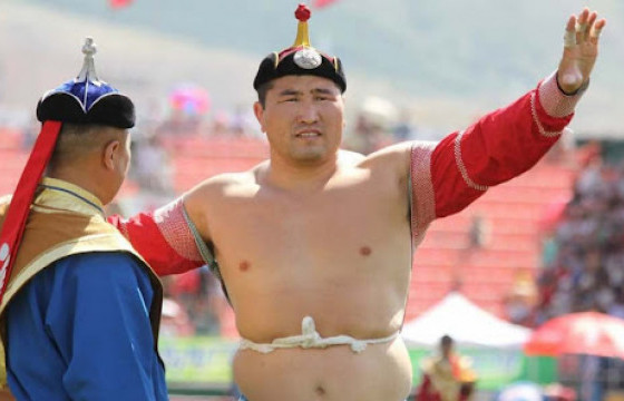 “Монгол бахархлын өдөр”-т зориулсан барилдаанд Ө.Бат-Орших түрүүлж, О.Хангай үзүүрлэлээ