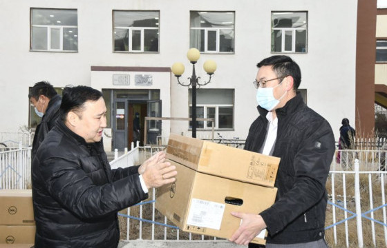  Увс аймгийн УИХ-ын гишүүд эмнэлэгтээ тоног төхөөрөмж гардуулжээ