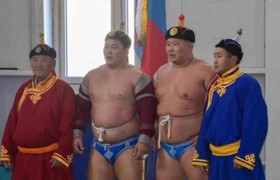 “Увс нуур” бөхийн галын барилдаанд аймгийн арслан Х.Оргилболд түрүүлэв