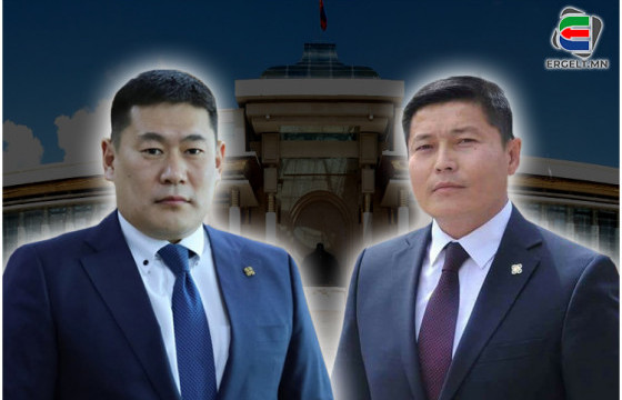 Ерөнхий сайд Л.Оюун-Эрдэнийн жадны үзүүр, сумны занги Х.Нямбаатар